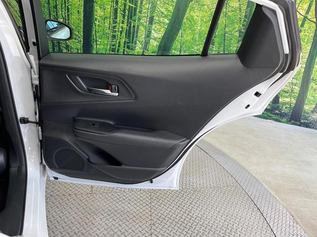 プリウス Ｚ　禁煙車　ガラスルーフ　純正１２型ディスプレイ　周囲カメラ　衝突被害軽減システム　レーダークルーズ　電動リアゲート　前席シートエアコン　パワーシート　ドラレコ　コーナーセンサー　ＬＥＤヘッド　ＥＴＣ（44枚目）