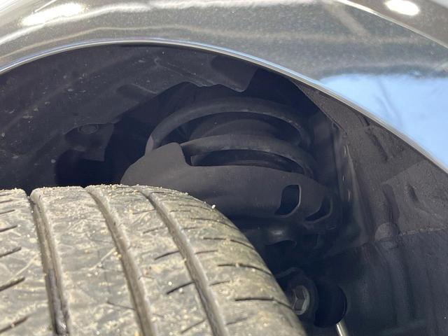 プリウス Ｚ　禁煙車　ガラスルーフ　純正１２型ディスプレイ　周囲カメラ　衝突被害軽減システム　レーダークルーズ　電動リアゲート　前席シートエアコン　パワーシート　ドラレコ　コーナーセンサー　ＬＥＤヘッド　ＥＴＣ（47枚目）