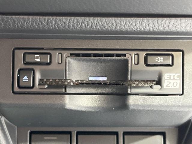 プリウス Ｚ　禁煙車　ガラスルーフ　純正１２型ディスプレイ　周囲カメラ　衝突被害軽減システム　レーダークルーズ　電動リアゲート　前席シートエアコン　パワーシート　ドラレコ　コーナーセンサー　ＬＥＤヘッド　ＥＴＣ（54枚目）