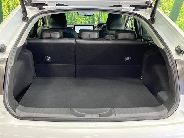 プリウス Ｚ　禁煙車　ガラスルーフ　純正１２型ディスプレイ　周囲カメラ　衝突被害軽減システム　レーダークルーズ　電動リアゲート　前席シートエアコン　パワーシート　ドラレコ　コーナーセンサー　ＬＥＤヘッド　ＥＴＣ（58枚目）