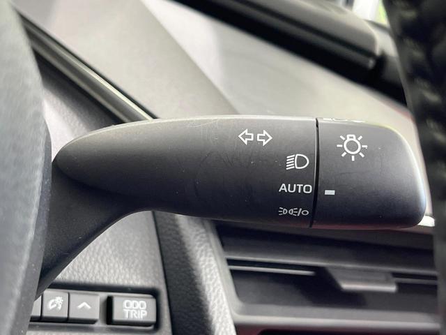 プリウス Ｚ　禁煙車　ガラスルーフ　純正１２型ディスプレイ　周囲カメラ　衝突被害軽減システム　レーダークルーズ　電動リアゲート　前席シートエアコン　パワーシート　ドラレコ　コーナーセンサー　ＬＥＤヘッド　ＥＴＣ（64枚目）