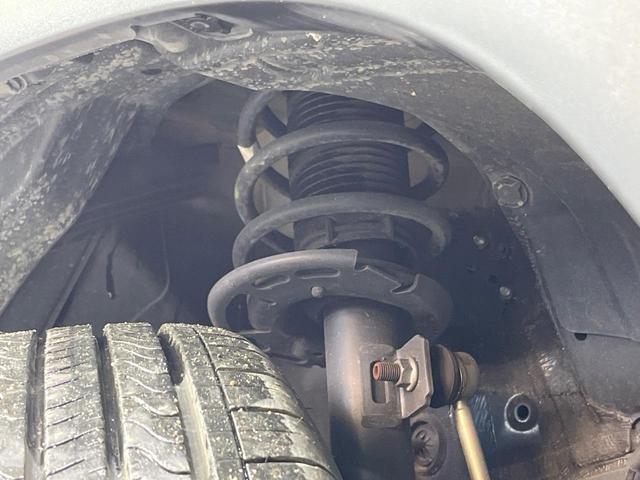 フロンクス ベースグレード　禁煙車　全周囲カメラ　純正９型ナビ　衝突被害軽減システム　レーダークルーズ　ドラレコ　コーナーセンサー　置くだけ充電　シートヒーター　ＬＥＤヘッド　ＥＴＣ　純正１６インチアルミ　車線逸脱警報（35枚目）