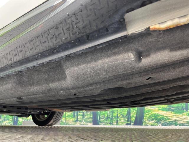 ヴェゼル ハイブリッドＲＳ・ホンダセンシング　禁煙車　純正ＳＤナビ　バックカメラ　衝突被害軽減システム　レーダークルーズ　シートヒーター　純正１８インチアルミ　車線逸脱警報　オートエアコン　Ｂｌｕｅｔｏｏｔｈ　ハーフレザーシート　ＤＶＤ再生（21枚目）