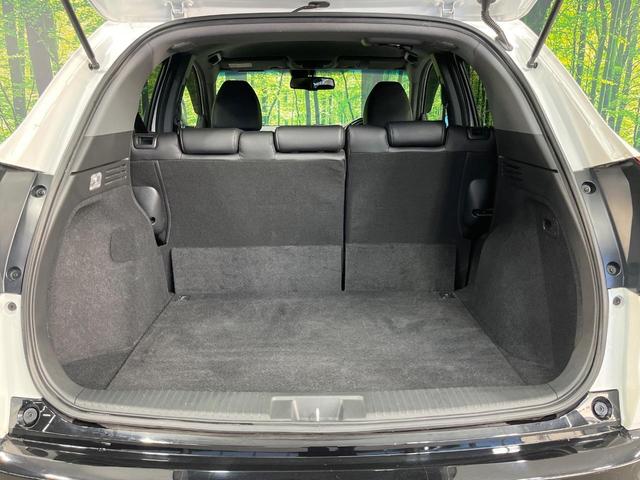 ヴェゼル ハイブリッドＲＳ・ホンダセンシング　禁煙車　純正ＳＤナビ　バックカメラ　衝突被害軽減システム　レーダークルーズ　シートヒーター　純正１８インチアルミ　車線逸脱警報　オートエアコン　Ｂｌｕｅｔｏｏｔｈ　ハーフレザーシート　ＤＶＤ再生（41枚目）