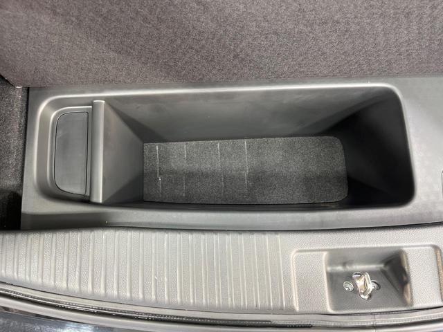 ヴェゼル ハイブリッドＲＳ・ホンダセンシング　禁煙車　純正ＳＤナビ　バックカメラ　衝突被害軽減システム　レーダークルーズ　シートヒーター　純正１８インチアルミ　車線逸脱警報　オートエアコン　Ｂｌｕｅｔｏｏｔｈ　ハーフレザーシート　ＤＶＤ再生（42枚目）