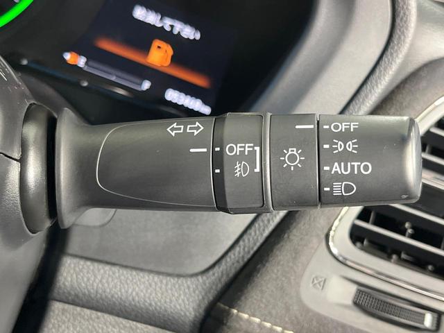 ヴェゼル ハイブリッドＲＳ・ホンダセンシング　禁煙車　純正ＳＤナビ　バックカメラ　衝突被害軽減システム　レーダークルーズ　シートヒーター　純正１８インチアルミ　車線逸脱警報　オートエアコン　Ｂｌｕｅｔｏｏｔｈ　ハーフレザーシート　ＤＶＤ再生（53枚目）