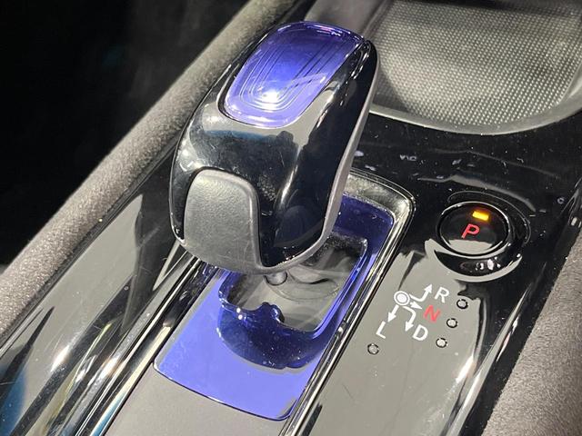 ヴェゼル ハイブリッドＲＳ・ホンダセンシング　禁煙車　純正ＳＤナビ　バックカメラ　衝突被害軽減システム　レーダークルーズ　シートヒーター　純正１８インチアルミ　車線逸脱警報　オートエアコン　Ｂｌｕｅｔｏｏｔｈ　ハーフレザーシート　ＤＶＤ再生（55枚目）