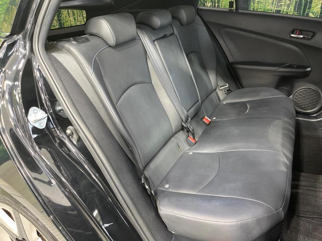 プリウス Ａツーリングセレクション　禁煙車　純正９型ナビ　バックカメラ　衝突被害軽減システム　レーダークルーズ　ＢＳＭ　ドラレコ　コーナーセンサー　シートヒーター　ＬＥＤヘッド　ＥＴＣ　純正１８インチアルミ　車線逸脱警報　オートライト（9枚目）