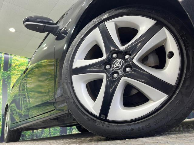 プリウス Ａツーリングセレクション　禁煙車　純正９型ナビ　バックカメラ　衝突被害軽減システム　レーダークルーズ　ＢＳＭ　ドラレコ　コーナーセンサー　シートヒーター　ＬＥＤヘッド　ＥＴＣ　純正１８インチアルミ　車線逸脱警報　オートライト（12枚目）