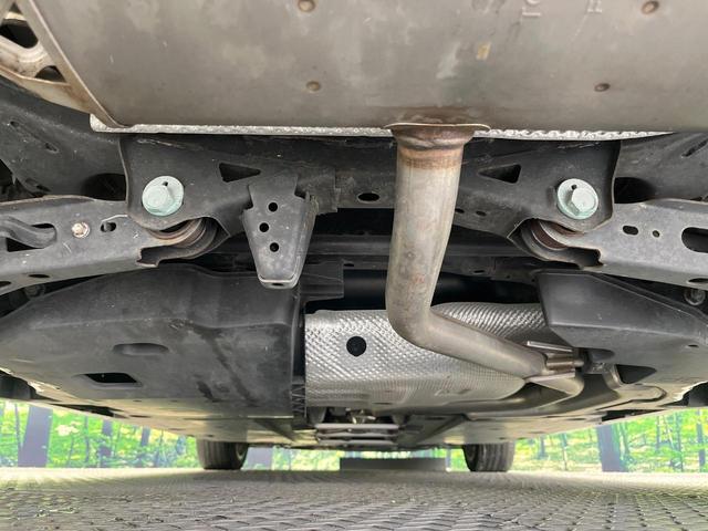 プリウス Ａツーリングセレクション　禁煙車　純正９型ナビ　バックカメラ　衝突被害軽減システム　レーダークルーズ　ＢＳＭ　ドラレコ　コーナーセンサー　シートヒーター　ＬＥＤヘッド　ＥＴＣ　純正１８インチアルミ　車線逸脱警報　オートライト（18枚目）