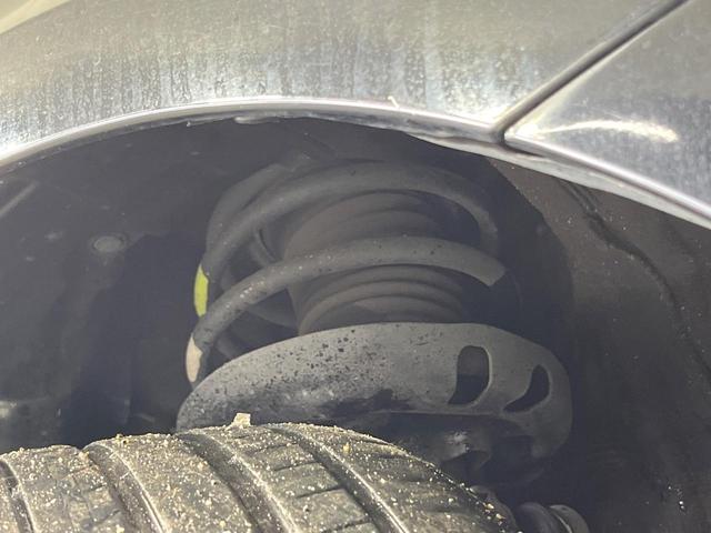 プリウス Ａツーリングセレクション　禁煙車　純正９型ナビ　バックカメラ　衝突被害軽減システム　レーダークルーズ　ＢＳＭ　ドラレコ　コーナーセンサー　シートヒーター　ＬＥＤヘッド　ＥＴＣ　純正１８インチアルミ　車線逸脱警報　オートライト（20枚目）