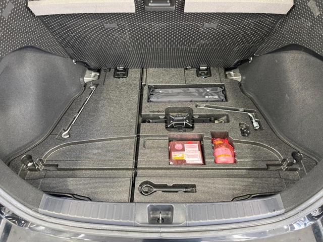 プリウス Ａツーリングセレクション　禁煙車　純正９型ナビ　バックカメラ　衝突被害軽減システム　レーダークルーズ　ＢＳＭ　ドラレコ　コーナーセンサー　シートヒーター　ＬＥＤヘッド　ＥＴＣ　純正１８インチアルミ　車線逸脱警報　オートライト（53枚目）