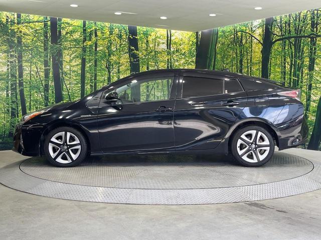 プリウス Ａツーリングセレクション　禁煙車　純正９型ナビ　バックカメラ　衝突被害軽減システム　レーダークルーズ　ＢＳＭ　ドラレコ　コーナーセンサー　シートヒーター　ＬＥＤヘッド　ＥＴＣ　純正１８インチアルミ　車線逸脱警報　オートライト（64枚目）