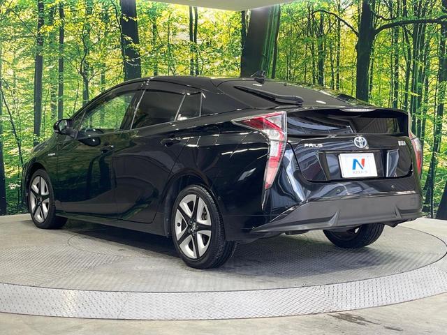 プリウス Ａツーリングセレクション　禁煙車　純正９型ナビ　バックカメラ　衝突被害軽減システム　レーダークルーズ　ＢＳＭ　ドラレコ　コーナーセンサー　シートヒーター　ＬＥＤヘッド　ＥＴＣ　純正１８インチアルミ　車線逸脱警報　オートライト（65枚目）