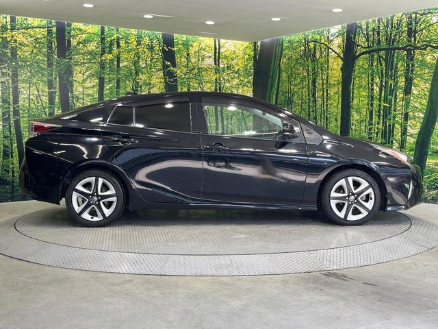 プリウス Ａツーリングセレクション　禁煙車　純正９型ナビ　バックカメラ　衝突被害軽減システム　レーダークルーズ　ＢＳＭ　ドラレコ　コーナーセンサー　シートヒーター　ＬＥＤヘッド　ＥＴＣ　純正１８インチアルミ　車線逸脱警報　オートライト（66枚目）