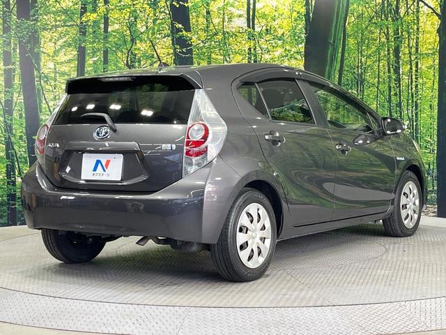 アクア Ｇ　禁煙車　純正ＳＤナビ　バックカメラ　Ｂｌｕｅｔｏｏｔｈ　ＥＴＣ　スマートキー　ＨＩＤヘッド　オートライト　オートエアコン　ＣＤ　ＤＶＤ再生　フルセグ　衝突安全ボディ　プライバシーガラス（17枚目）