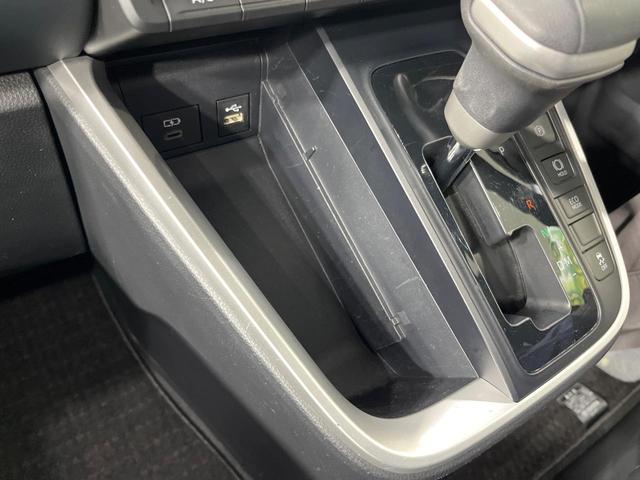 ヴォクシー S-Z 禁煙車 モデリスタエアロ 両側電動ドア 14型後席モニター 純正10型DA バックカメラ 衝突被害軽減システム レーダークルーズ 電動リアゲート ドラレコ シートヒーター ETC 快適利便PKG(39枚目)