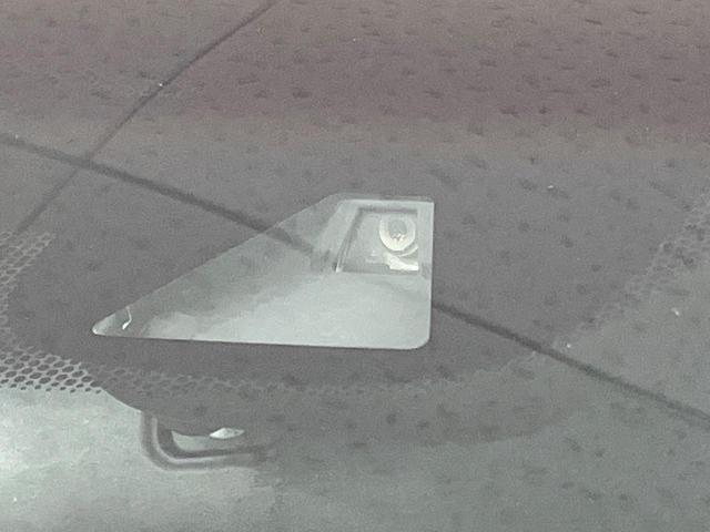 フリード Ｇ・ホンダセンシング　禁煙車　両側電動ドア　純正９型ナビ　バックカメラ　衝突被害軽減システム　スマートキー　ビルトインＥＴＣ　クルコン　車線逸脱警報　シートヒーター　オートエアコン　Ｂｌｕｅｔｏｏｔｈ　ロールサンシェード（3枚目）