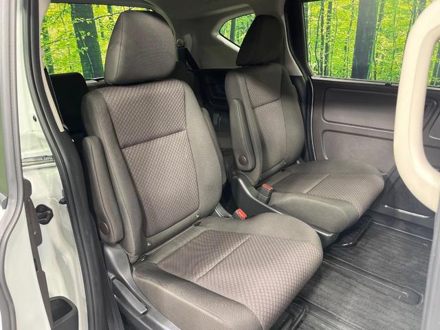 フリード Ｇ・ホンダセンシング　禁煙車　両側電動ドア　純正９型ナビ　バックカメラ　衝突被害軽減システム　スマートキー　ビルトインＥＴＣ　クルコン　車線逸脱警報　シートヒーター　オートエアコン　Ｂｌｕｅｔｏｏｔｈ　ロールサンシェード（9枚目）