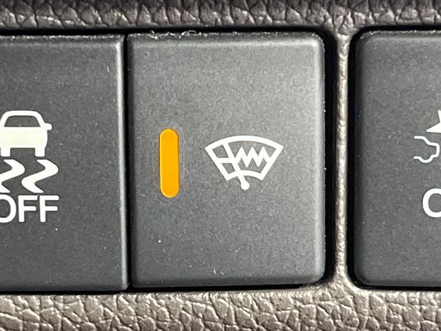 フリード Ｇ・ホンダセンシング　禁煙車　両側電動ドア　純正９型ナビ　バックカメラ　衝突被害軽減システム　スマートキー　ビルトインＥＴＣ　クルコン　車線逸脱警報　シートヒーター　オートエアコン　Ｂｌｕｅｔｏｏｔｈ　ロールサンシェード（28枚目）