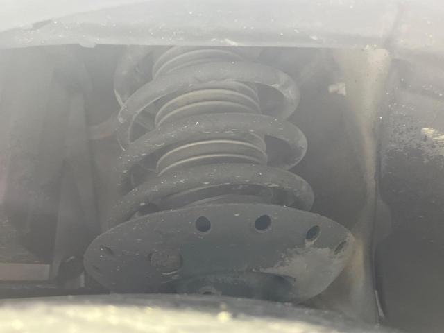 フィットハイブリッド ＲＳ　禁煙車　純正ナビ　バックカメラ　ＨＩＤヘッドライト　ビルトインＥＴＣ　クルコン　純正１６インチアルミホイール　オートエアコン　ＣＤ　ＤＶＤ再生　地デジ　パドルシフト　キーレスシステム　電動格納ミラー（57枚目）