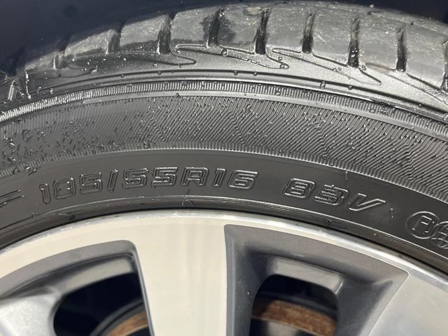 フィットハイブリッド ＲＳ　禁煙車　純正ナビ　バックカメラ　ＨＩＤヘッドライト　ビルトインＥＴＣ　クルコン　純正１６インチアルミホイール　オートエアコン　ＣＤ　ＤＶＤ再生　地デジ　パドルシフト　キーレスシステム　電動格納ミラー（58枚目）