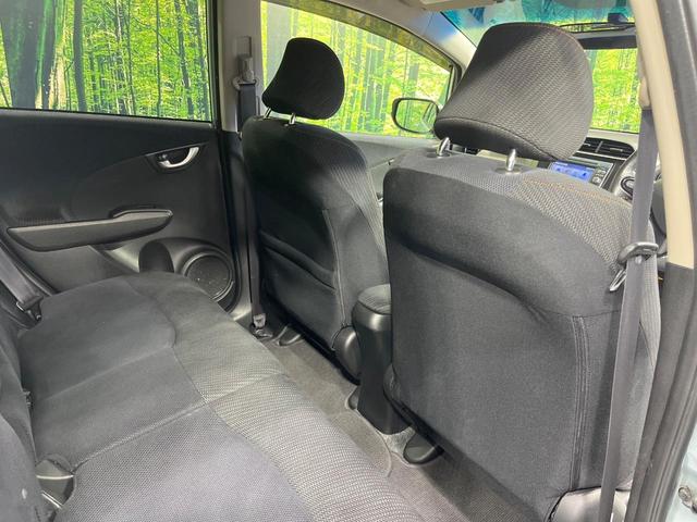 フィットハイブリッド ＲＳ　禁煙車　純正ナビ　バックカメラ　ＨＩＤヘッドライト　ビルトインＥＴＣ　クルコン　純正１６インチアルミホイール　オートエアコン　ＣＤ　ＤＶＤ再生　地デジ　パドルシフト　キーレスシステム　電動格納ミラー（61枚目）