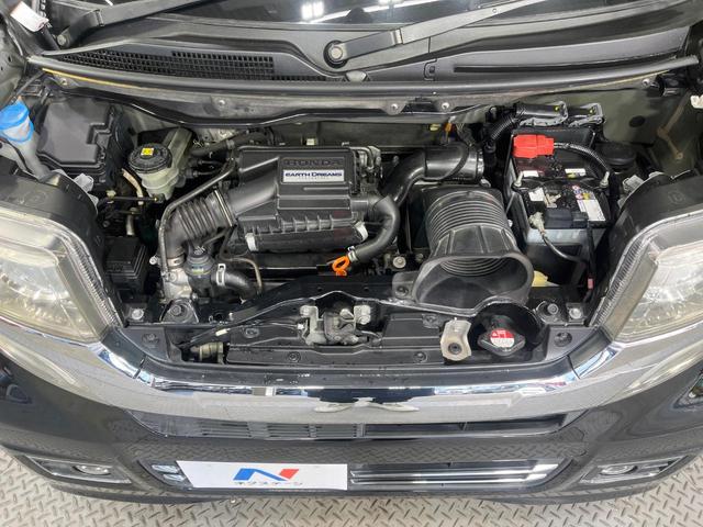 Ｎ－ＢＯＸカスタム Ｇ　ターボＳＳパッケージ　禁煙車　両側電動ドア　ＳＤナビ　バックカメラ　Ｂｌｕｅｔｏｏｔｈ　衝突被害軽減システム　　スマートキー　ＨＩＤヘッド　クルコン　純正１４インチアルミ　オートライト　オートエアコン　ＣＤ　ＤＶＤ再生（18枚目）