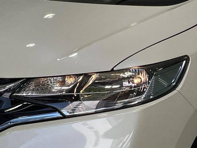 フィットハイブリッド F 禁煙車 純正8型SDナビ バックカメラ 衝突被害軽減システム レーダークルーズ ドラレコ スマートキー ビルトインETC 車線逸脱警報 オートエアコン Bluetooth CD DVD フルセグTV(12枚目)