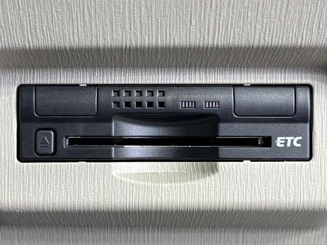 【ＥＴＣ】高速道路の料金所をストレスなく通過！話題のスポットやサービスエリアに多い「スマートＩＣ」利用時は必須のアイテムです。当店でセットアップを実施、ご納車当日からすぐにご利用いただけます！