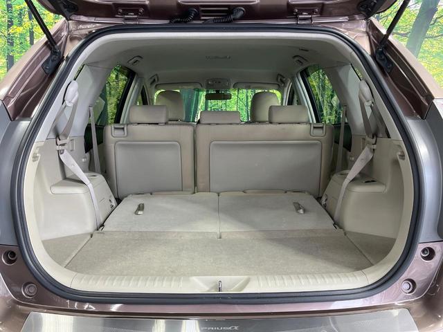 後席を格納すると、これだけの広さが！シーンに合わせたシートアレンジで、大きな荷物も積むことが出来ます♪