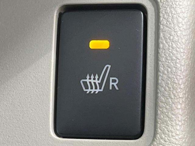 パッソ Ｘ　ＬパッケージＳ　禁煙車　純正ＳＤナビ　バックカメラ　衝突被害軽減システム　シートヒーター　コーナーセンサー　スマートキー　純正１４インチアルミ　車線逸脱警報　オートエアコン　Ｂｌｕｅｔｏｏｔｈ　ＣＤ　ＤＶＤ再生（6枚目）