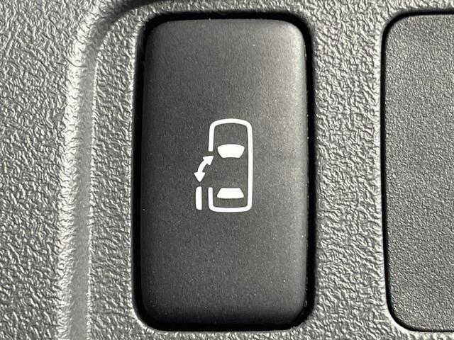 タント カスタムＸリミテッド　禁煙車　電動スライドドア　ポータブルナビ　スマートキー　ＨＩＤヘッドライト　ＥＴＣ　純正１５インチアルミホイール　オートエアコン　ＨＩＤフォグライト　革巻きステアリングホイール（7枚目）