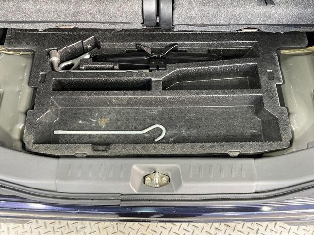 タント カスタムＸリミテッド　禁煙車　電動スライドドア　ポータブルナビ　スマートキー　ＨＩＤヘッドライト　ＥＴＣ　純正１５インチアルミホイール　オートエアコン　ＨＩＤフォグライト　革巻きステアリングホイール（41枚目）