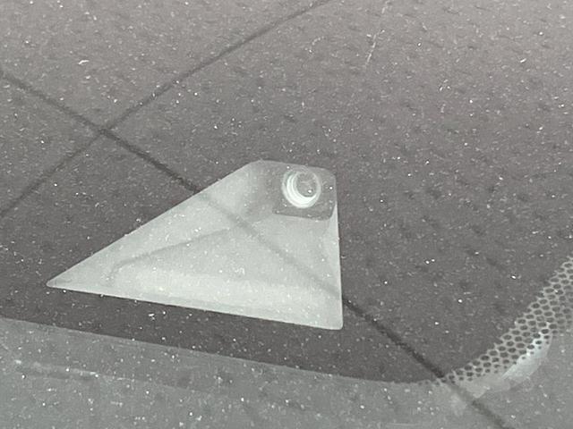 �y�C���e���W�F���g�G�}�[�W�F���V�[�u���[�L�z�t�����g�J�����őO���̎ԗ�����s�҂����m�B�Փ˂������Ȏ��͏Փ˔�Q�y���u���[�L���쓮�A�Փˉ�����T�|�[�g�B�����S�Ƀh���C�u�����y���݂��������܂��B