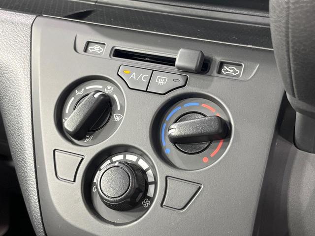 デイズ S 禁煙車 衝突被害軽減システム コーナーセンサー 車線逸脱警報 オートライト オートハイビーム キーレスシステム コーナーセンサー 車線逸脱警報 横滑り防止機能 USB電源ソケット ふらつき警報(5枚目)