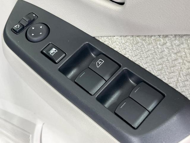 デイズ S 禁煙車 衝突被害軽減システム コーナーセンサー 車線逸脱警報 オートライト オートハイビーム キーレスシステム コーナーセンサー 車線逸脱警報 横滑り防止機能 USB電源ソケット ふらつき警報(21枚目)