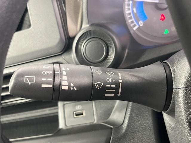 デイズ S 禁煙車 衝突被害軽減システム コーナーセンサー 車線逸脱警報 オートライト オートハイビーム キーレスシステム コーナーセンサー 車線逸脱警報 横滑り防止機能 USB電源ソケット ふらつき警報(25枚目)