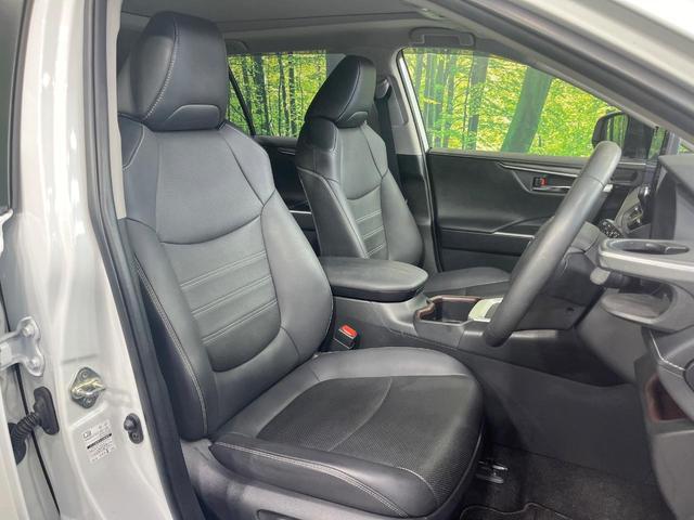 ＲＡＶ４ Ｇ　Ｚパッケージ　禁煙車　パノラマルーフ　純正１０型ＤＡ　全周囲カメラ　衝突被害軽減システム　レーダークルーズ　ＢＳＭ　合皮シート　電動リアゲート　前席シートエアコン　パワーシート　ドラレコ　コーナーセンサー（8枚目）