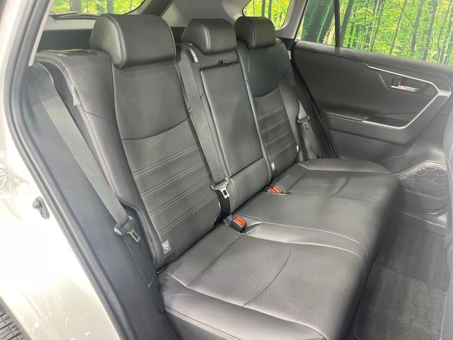 ＲＡＶ４ Ｇ　Ｚパッケージ　禁煙車　パノラマルーフ　純正１０型ＤＡ　全周囲カメラ　衝突被害軽減システム　レーダークルーズ　ＢＳＭ　合皮シート　電動リアゲート　前席シートエアコン　パワーシート　ドラレコ　コーナーセンサー（9枚目）
