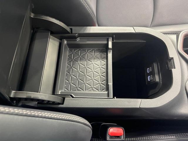 ＲＡＶ４ Ｇ　Ｚパッケージ　禁煙車　パノラマルーフ　純正１０型ＤＡ　全周囲カメラ　衝突被害軽減システム　レーダークルーズ　ＢＳＭ　合皮シート　電動リアゲート　前席シートエアコン　パワーシート　ドラレコ　コーナーセンサー（45枚目）