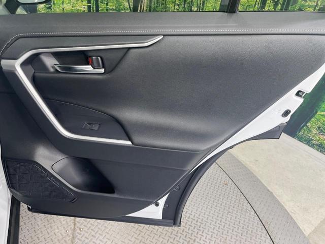 ＲＡＶ４ Ｇ　Ｚパッケージ　禁煙車　パノラマルーフ　純正１０型ＤＡ　全周囲カメラ　衝突被害軽減システム　レーダークルーズ　ＢＳＭ　合皮シート　電動リアゲート　前席シートエアコン　パワーシート　ドラレコ　コーナーセンサー（48枚目）