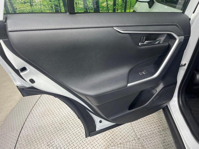 ＲＡＶ４ Ｇ　Ｚパッケージ　禁煙車　パノラマルーフ　純正１０型ＤＡ　全周囲カメラ　衝突被害軽減システム　レーダークルーズ　ＢＳＭ　合皮シート　電動リアゲート　前席シートエアコン　パワーシート　ドラレコ　コーナーセンサー（49枚目）