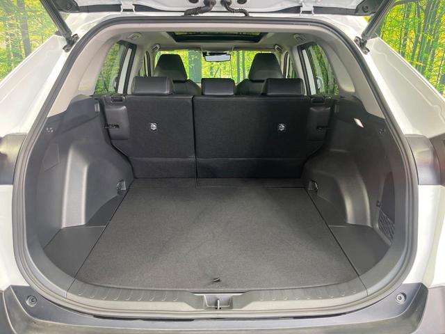 ＲＡＶ４ Ｇ　Ｚパッケージ　禁煙車　パノラマルーフ　純正１０型ＤＡ　全周囲カメラ　衝突被害軽減システム　レーダークルーズ　ＢＳＭ　合皮シート　電動リアゲート　前席シートエアコン　パワーシート　ドラレコ　コーナーセンサー（51枚目）