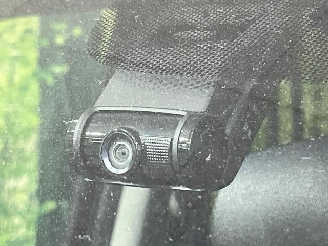 フリードハイブリッド ハイブリッド・Gホンダセンシング 禁煙車 両側電動ドア 純正SDナビ バックカメラ 衝突被害軽減システム レーダークルーズ ドラレコ スマートキー LEDヘッド ビルトインETC 純正15インチアルミ 車線逸脱警報 オートライト(7枚目)