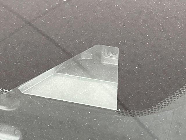 �y�C���e���W�F���g�G�}�[�W�F���V�[�u���[�L�z�t�����g�J�����őO���̎ԗ�����s�҂����m�B�Փ˂������Ȏ��͏Փ˔�Q�y���u���[�L���쓮�A�Փˉ�����T�|�[�g�B�����S�Ƀh���C�u�����y���݂��������܂��B