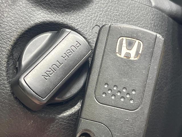 �y�g���������X�}�[�g�L�[�z�J�o����|�P�b�g�ɓ��ꂽ�܂܂ł��h�A�̎{���E�������\�ȃX�}�[�g�L�[�𑕔��B�G���W���̃I���E�I�t�����J�M�����o���K�v����������Ƃ��Ă��֗��ł���