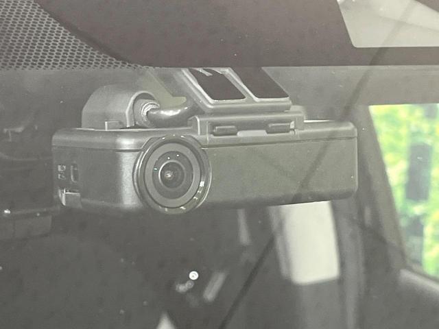 ノート ｅ－パワー　Ｘ　Ｖセレクション　禁煙車　純正ＳＤナビ　全周囲カメラ　衝突被害軽減システム　レーダークルーズ　ドラレコ　コーナーセンサー　スマートキー　ＬＥＤヘッドライト　ＥＴＣ　純正１５インチアルミ　車線逸脱警報　オートライト（6枚目）