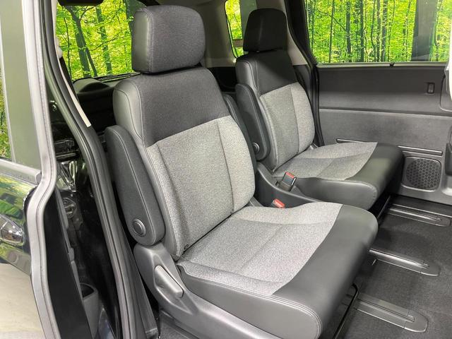 フリード ｅ：ＨＥＶエアー　ＥＸ　登録済未使用車　純正９型ナビ　両側電動ドア　バックカメラ　衝突被害軽減システム　レーダークルーズ　コーナーセンサー　シートヒーター　ＬＥＤヘッドライト　純正１５インチアルミ　Ａｐｐｌｅｃａｒｐｌａｙ（9枚目）