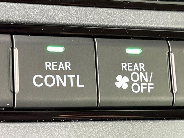 フリード ｅ：ＨＥＶエアー　ＥＸ　登録済未使用車　純正９型ナビ　両側電動ドア　バックカメラ　衝突被害軽減システム　レーダークルーズ　コーナーセンサー　シートヒーター　ＬＥＤヘッドライト　純正１５インチアルミ　Ａｐｐｌｅｃａｒｐｌａｙ（39枚目）